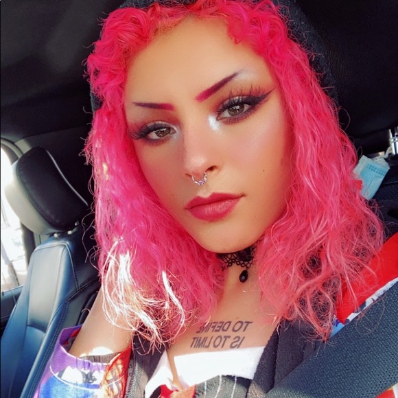 Meet your Posher, Chantale - Picture 1 of 1